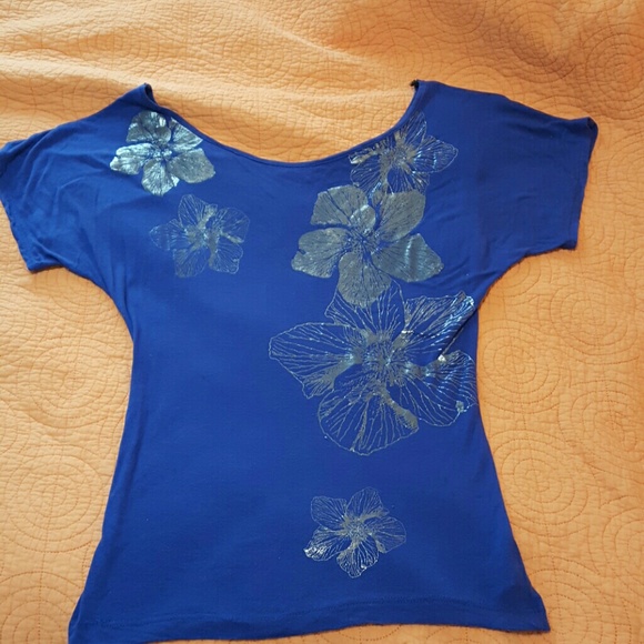 Wet Seal beautiful blue shirt