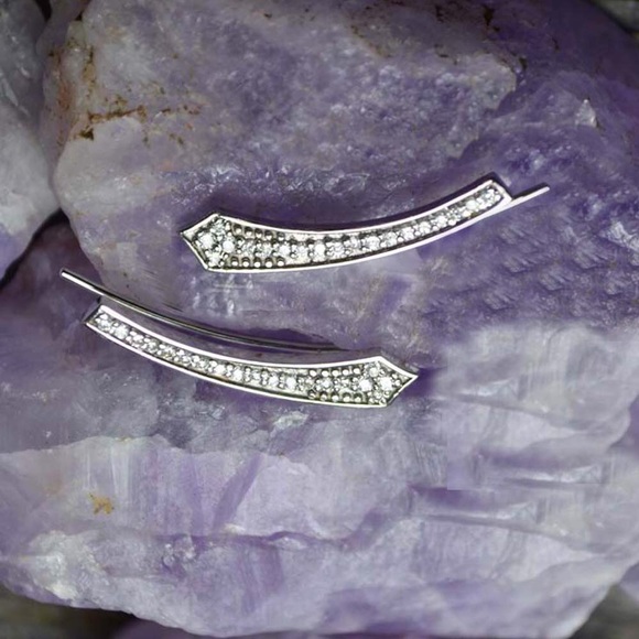 White gold and diamon 14k eat crawlers NEW