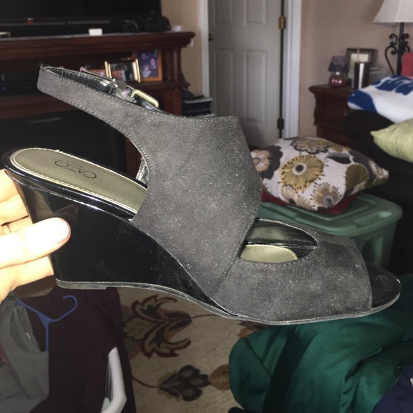 Size 9 black heels