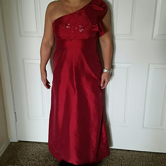 Beautiful dress for a super special occasion