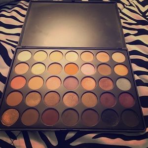Morphe 35W eyeshadow palette