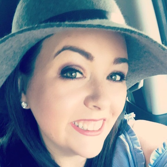 Meet your Posher, Deirdre