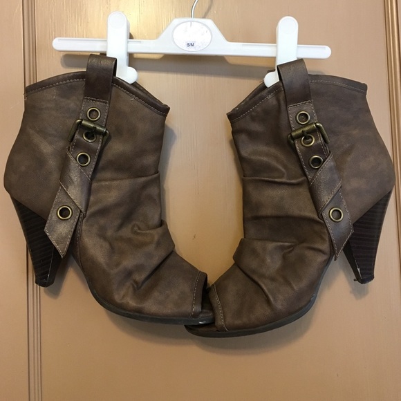 Ankle boots
