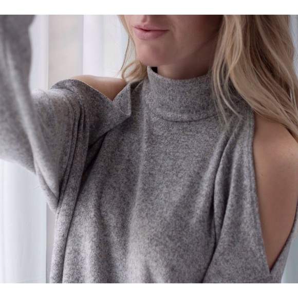 🆕Christopher Cold Shoulder *LAST 1! - Picture 3 of 4