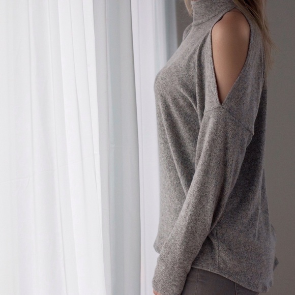 🆕Christopher Cold Shoulder *LAST 1! - Picture 4 of 4