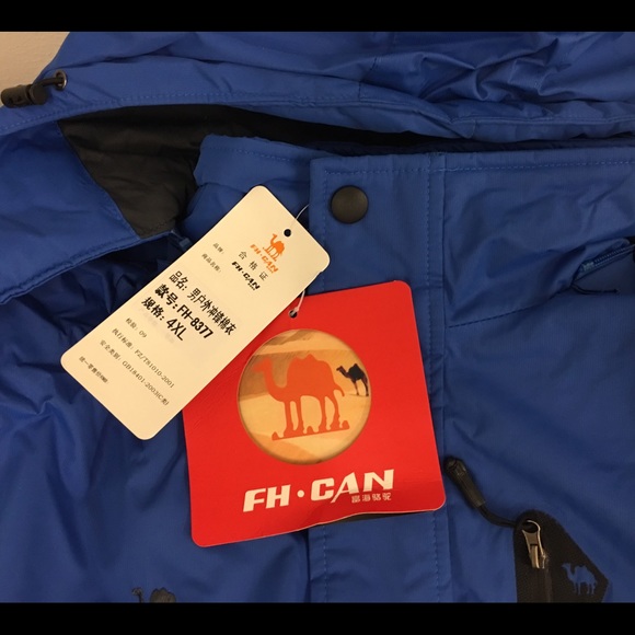 Never user thick winter coat - Picture 2 of 3
