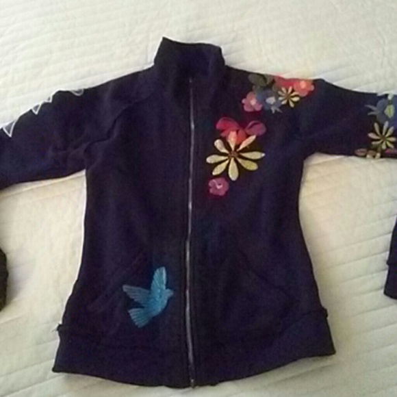 💋JW Los Angeles embroidered jacket.💞