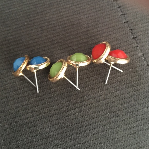 Earring studs. - Picture 2 of 3