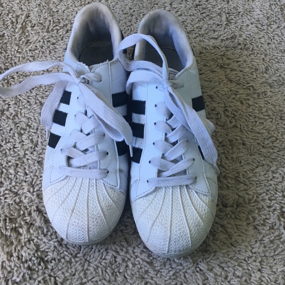 Adidas tennis shoes
