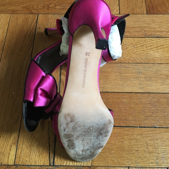 Manolo Blahnik "Sisulu" Peep Toe Shoes - Picture 2 of 4