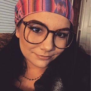 Meet your Posher, Isabel