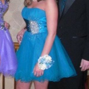 SHERRI HILL || size 6 || prom dress