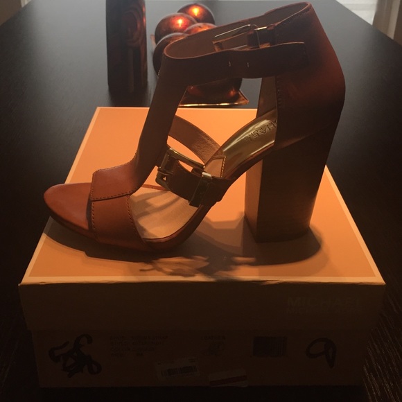 MICHAEL by Michael Kors - Tan Heels 9M