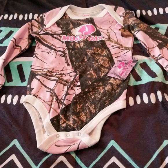 Long sleeve baby onesie