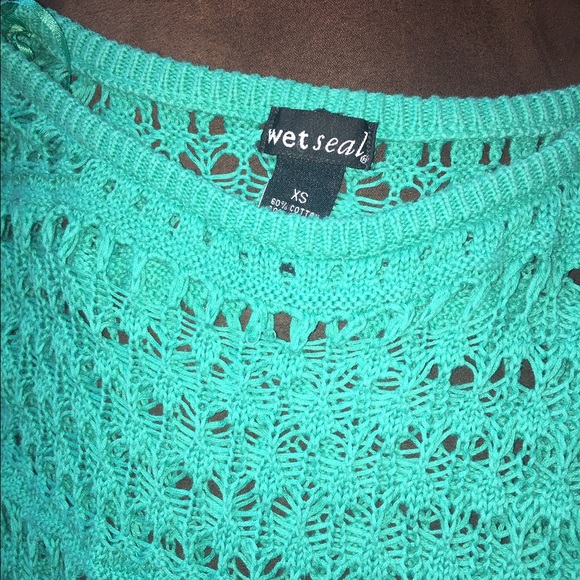 Crop top - Picture 2 of 2