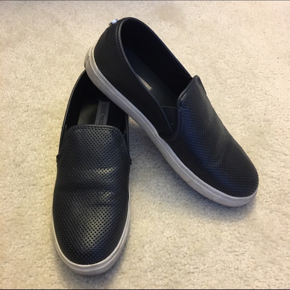 Steve Madden faux leather flats