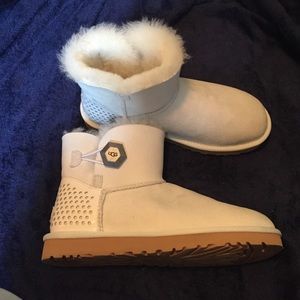 FLASH SALE BRAND NEW WHITE UGG BOOTS