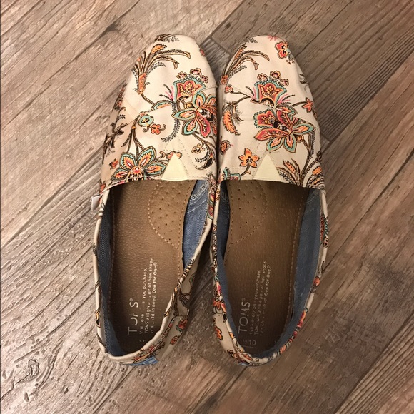 Paisley Toms