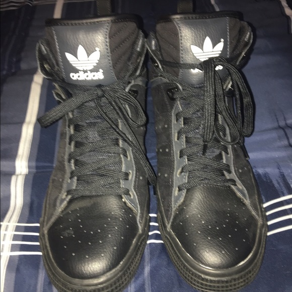 Black adidas shoes NEVER WORN - Picture 1 of 4