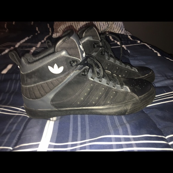 Black adidas shoes NEVER WORN - Picture 2 of 4