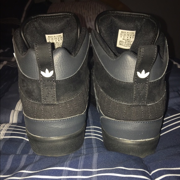 Black adidas shoes NEVER WORN - Picture 3 of 4
