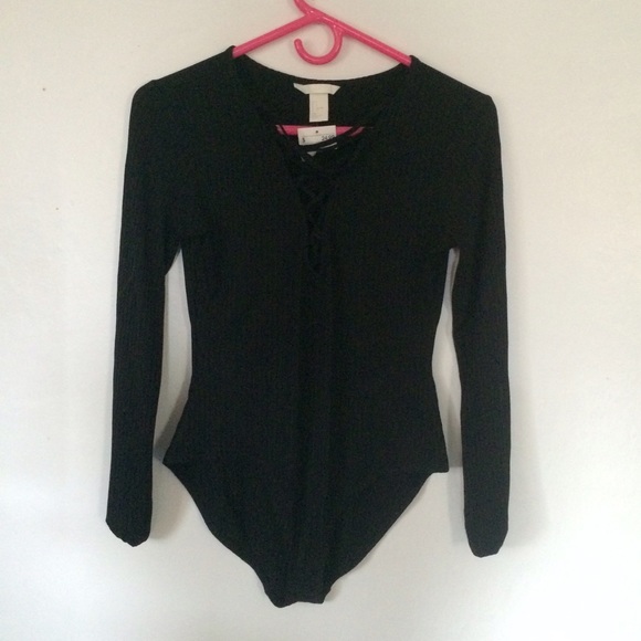 H&M Dresses & Skirts - 💟NWT Black Cross Bodysuit💟