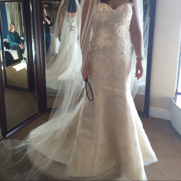 Gorgeous wedding dress! Casablanca 2189