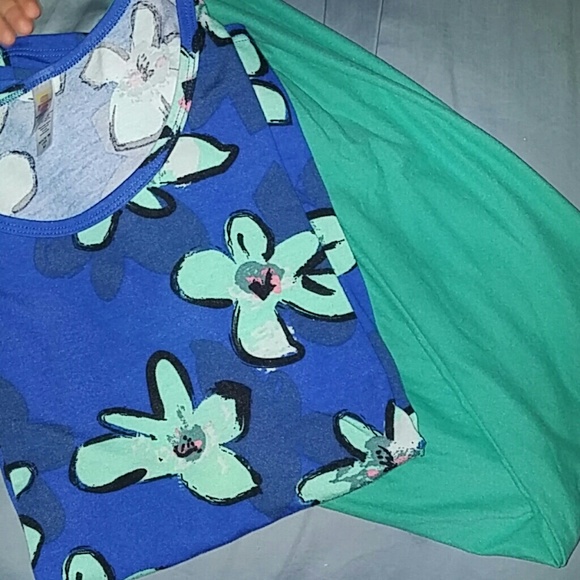 Medium Classic T and OS leggings Lularoe