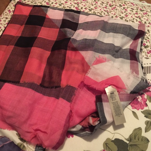 Burberry pink checker scarf