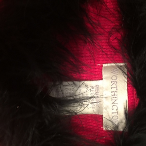 Red sweater - Picture 2 of 3