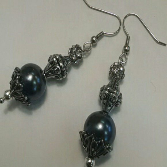 Black Pearl Victorian Earrings with Silver Accents - Picture 2 of 3