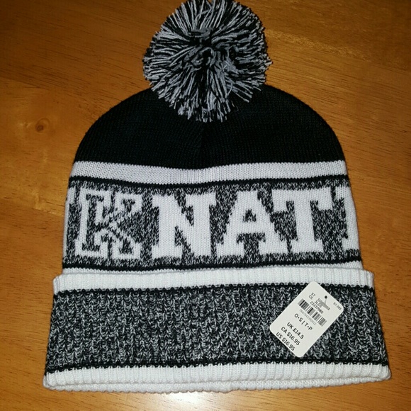 NWT VS Pink beanie