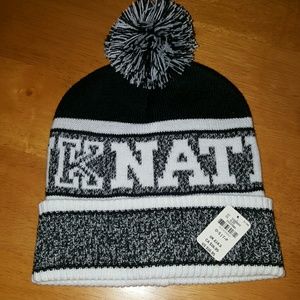 NWT VS Pink beanie
