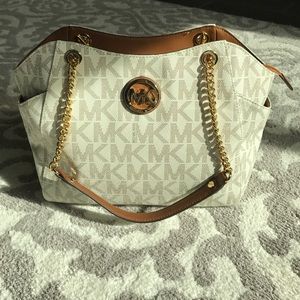 STUNNING Michael Kors handbag