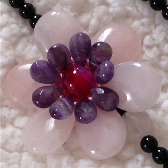 Necklace 🎀SPRING SALE 🎀 - Picture 2 of 4