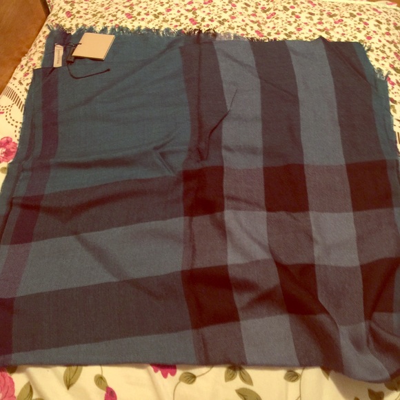 Burberry teal checker scarf