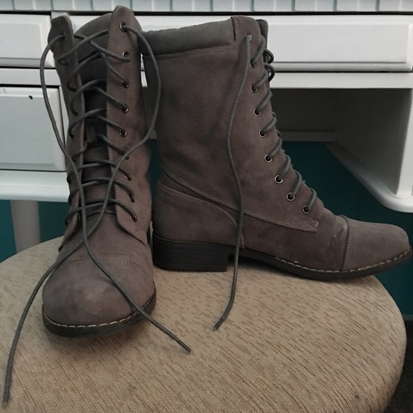 Shin High New Condition Boots! - Picture 1 of 3