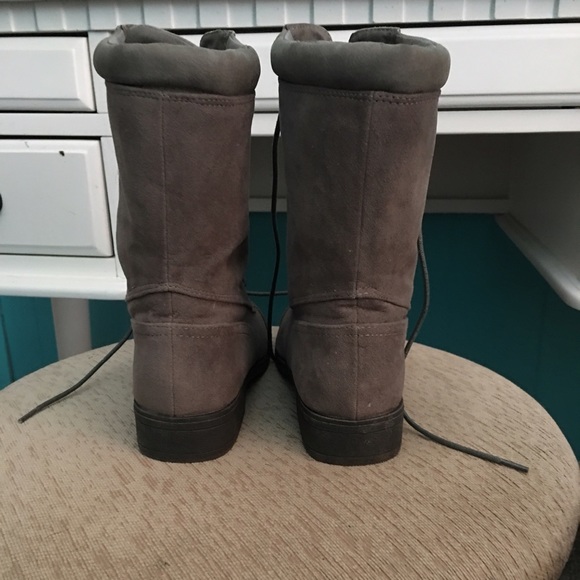 Shin High New Condition Boots! - Picture 2 of 3
