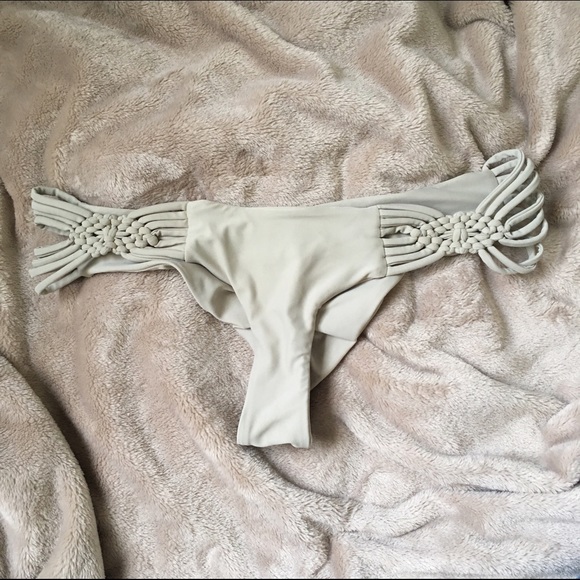 FRANKIE'S NUDE BIKINI BOTTOM