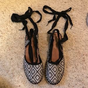 BNWOT TOMS Lace Up Espadrille Sandal