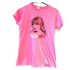 🎶🎶ATTENTION SWIFTIES!!🎶🎶💖💕❤️