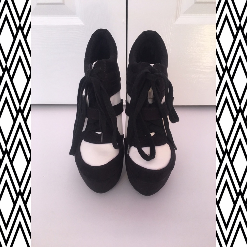 Charlotte Russe Black & White Cutout Heeled Shoes