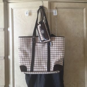 Coach bag and wristlet matching set!