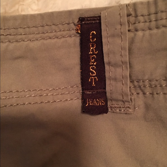 Crest Capris. EUC. Clearance make offer or bundle - Picture 3 of 4
