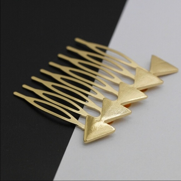 ๐HP๐ Triangle Geometric Metal Pins - Picture 4 of 5