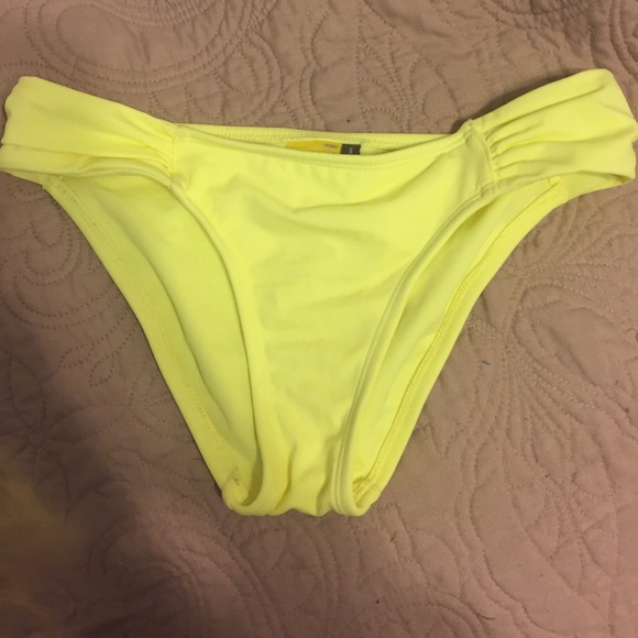 Yellow swim bottoms without top - Picture 1 of 2