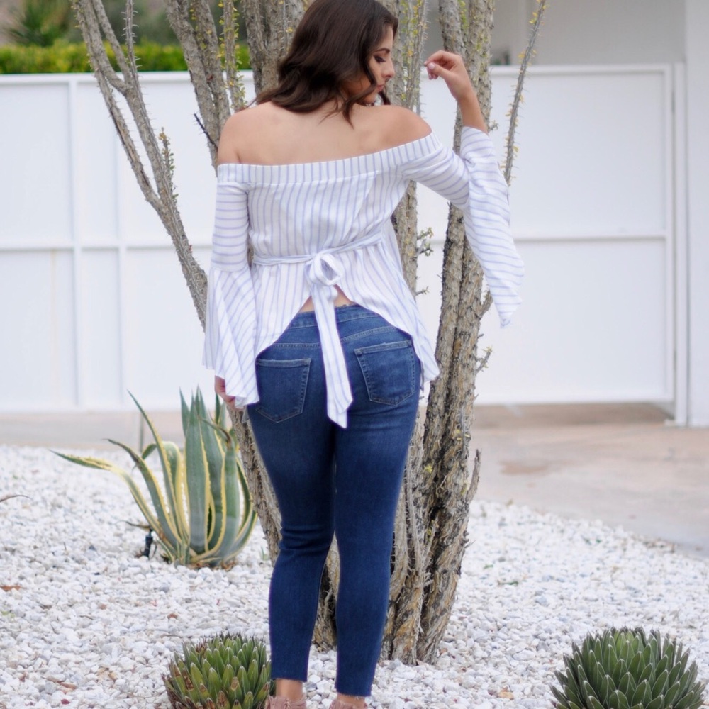 Off the shoulder bell sleeve top - Picture 3 of 7