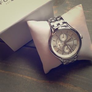 Ladies silver fossil watch