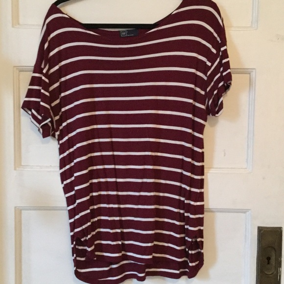 Gap tshirt burgundy