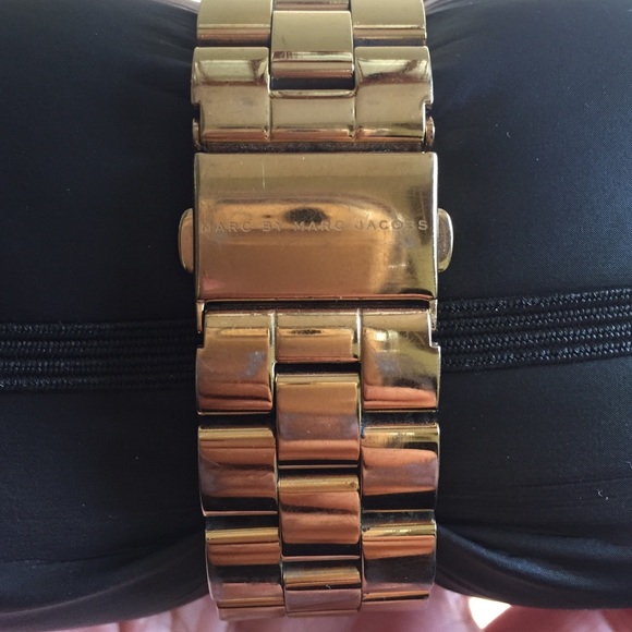 GOLD with blue face Marc by Marc Jacobs watch ⌚️💕 - Picture 3 of 3
